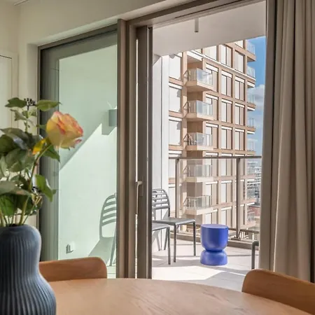Modern With Stunning Terrace & Views * 오스텐드