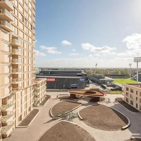 아파트 Modern With Stunning Terrace & Views