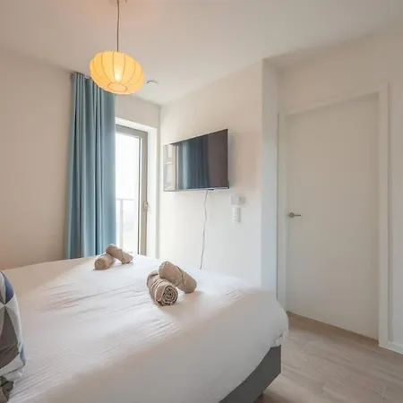 아파트 Modern With Stunning Terrace & Views